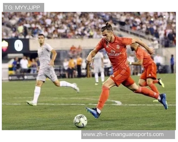 年轻足球球星女友的成长与支持：从幕后到台前的光辉历程