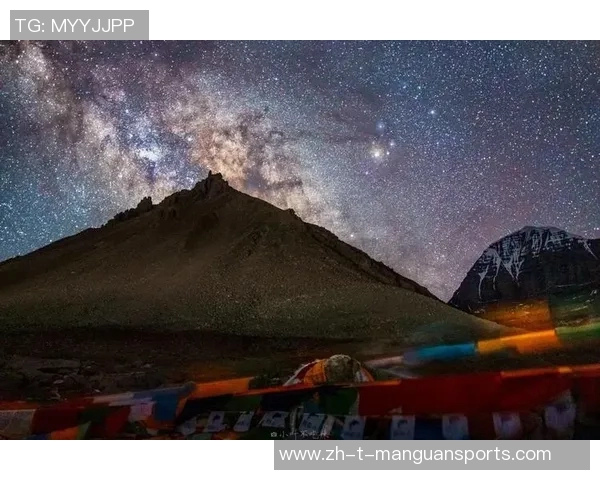 拉萨夜空璀璨如足球星海 见证神秘高原的星空奇观